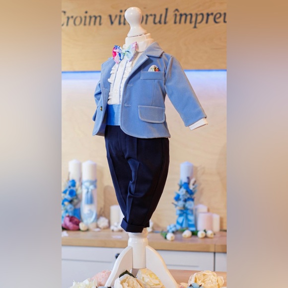 Blue Velvet Baby Boy Suit - 5 pieces - Picture 5 of 6